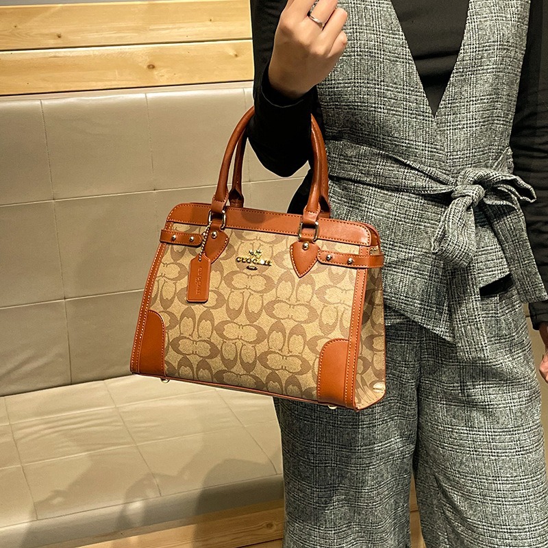 Classic Elegant Crossbody Bag  - Women Bags Premium Brands 리뷰 및 가격