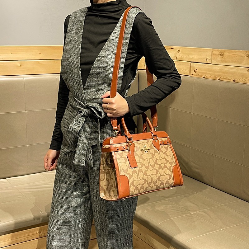 Classic Elegant Crossbody Bag  - Women Bags Premium Brands 리뷰 및 가격