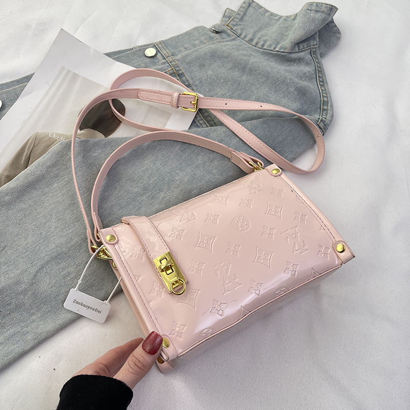 Classic Design Collection 2026 - Women Bags Collection 리뷰 및 가격