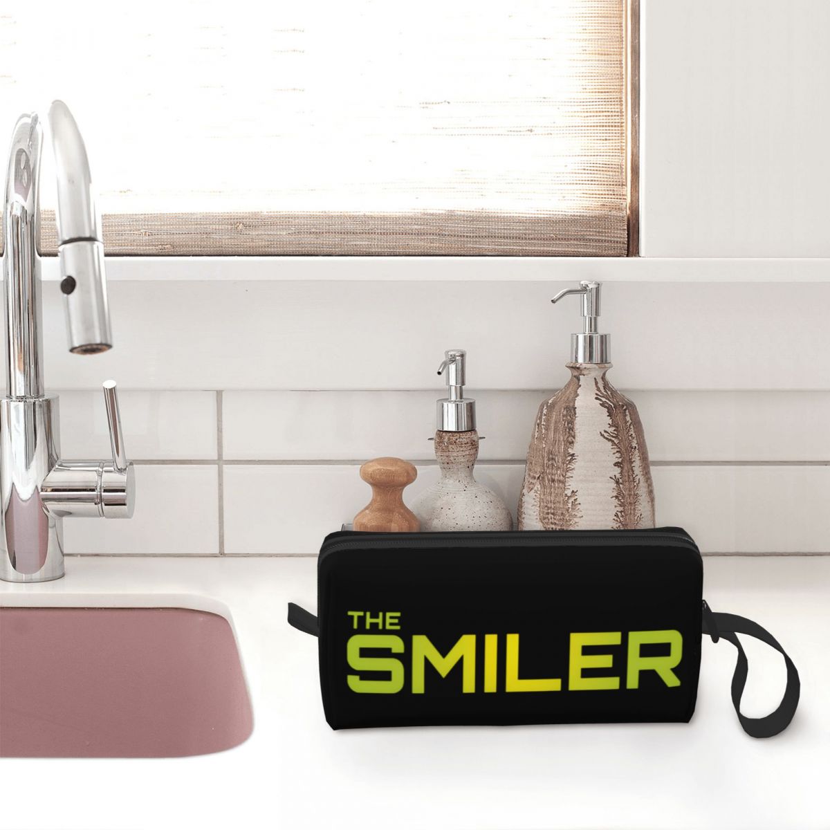 The Smiler Alton Towers Merch  - Women Bags In Uk 리뷰 및 가격